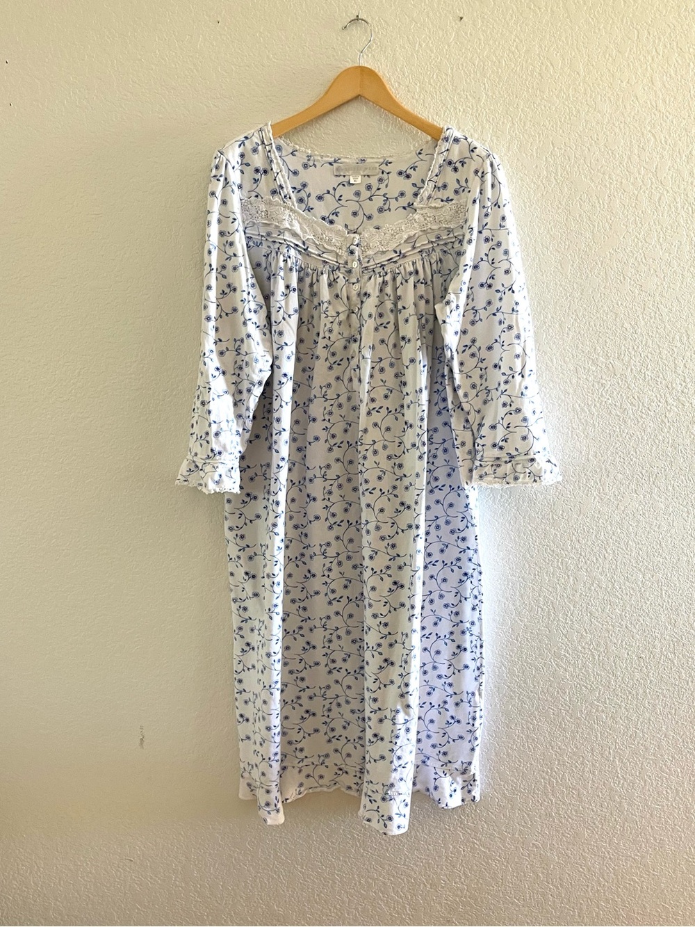 Eileen West Cotton Blue Floral Lace Yoke Nightgown Cottagecore Size XL Grandma - Picture 1 of 10